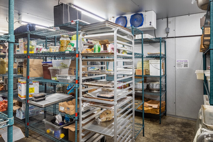 More Photos Of 4131-4133 N Rockwell St, Chicago Industrial For Lease