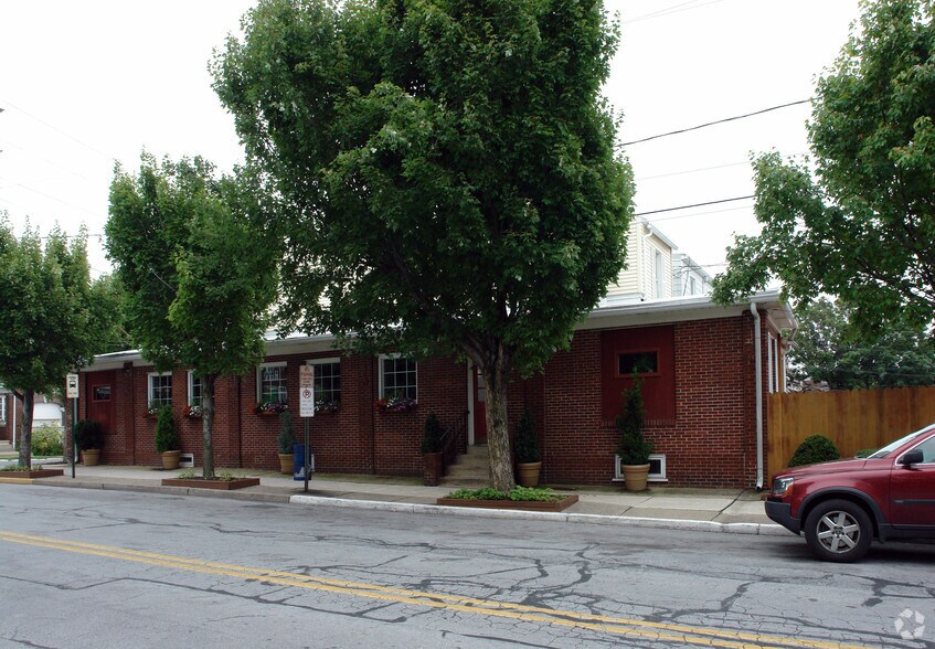 More Photos Of 202 S 17th St, Allentown Storefront Retail Residential For Sale