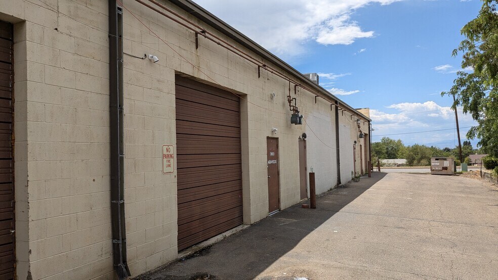 More Photos Of 2200 Chambers Rd, Aurora Warehouse For Lease