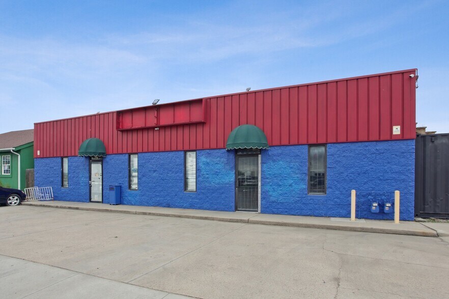 More Photos Of 947 Federal Blvd, Denver Warehouse For Sale