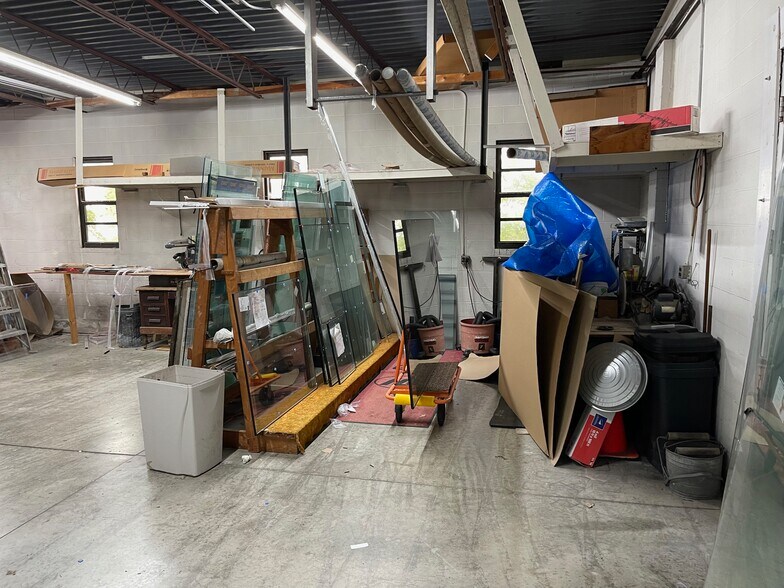 More Photos Of 1623 N Main St, Lima General Retail For Sale