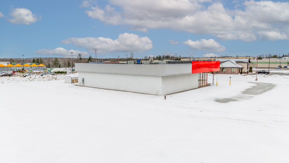 More Photos Of 8145 W US Hwy 2, Iron Mountain Freestanding For Sale