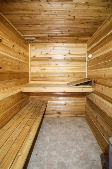 More Photos Of 411 S Jefferson St, Aberdeen Industrial For Sale