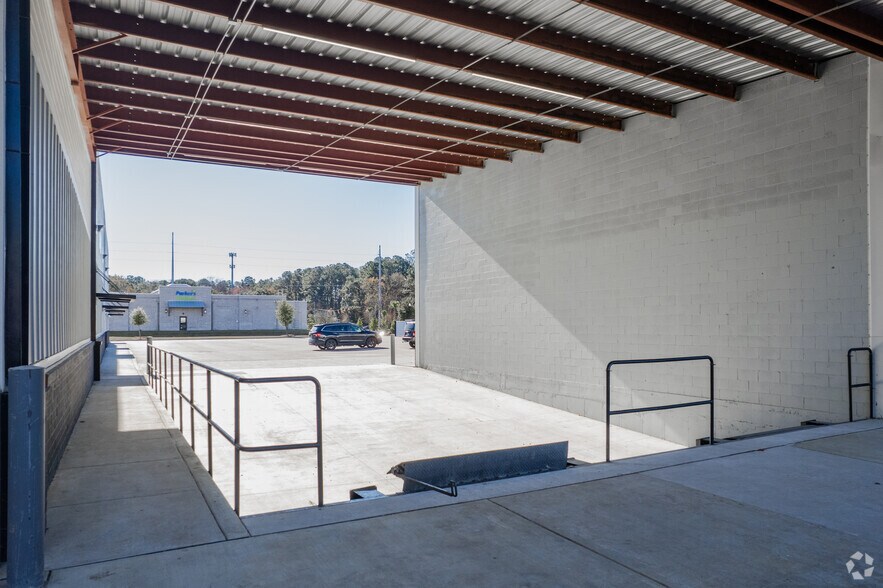 More Photos Of 8120 Windsor Hill Blvd, North Charleston Light Distribution For Lease