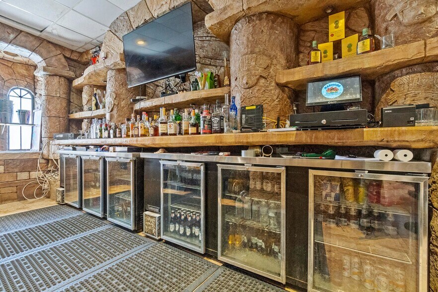 More Photos Of 200 N J St, Tulare Restaurant For Lease