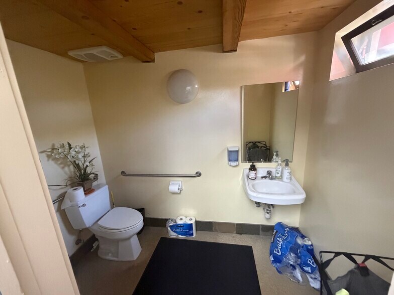 More Photos Of 3373-3375 Mount Diablo Blvd, Lafayette Loft Creative Space For Sale
