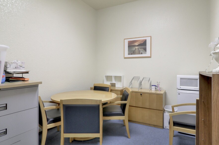 More Photos Of 449-455 San Benito St, Hollister Storefront Retail Office For Lease