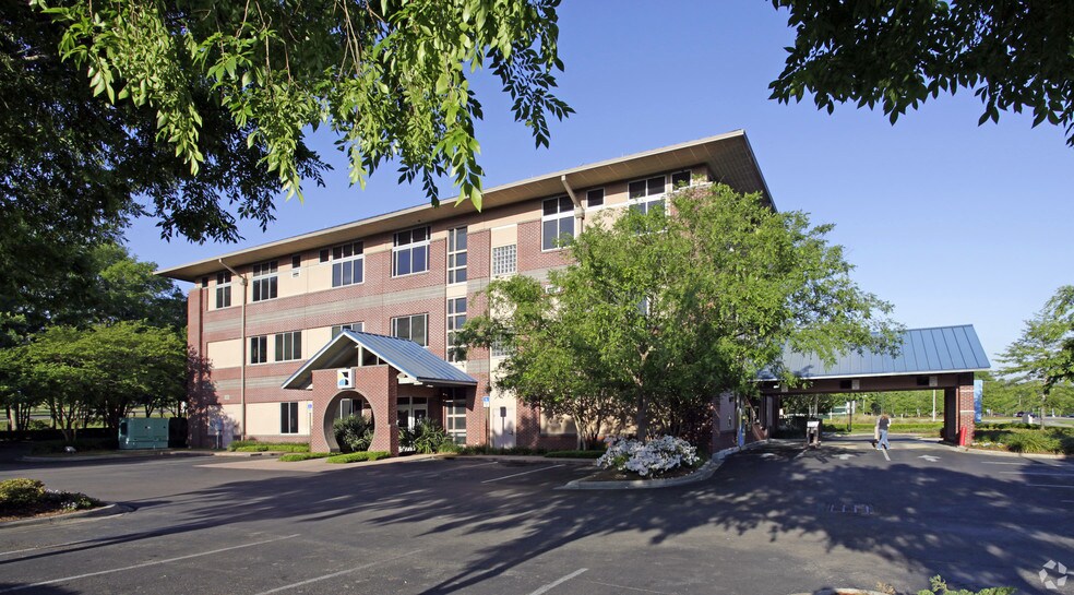 More Photos Of 2330 Mahan Dr, Tallahassee Office For Lease
