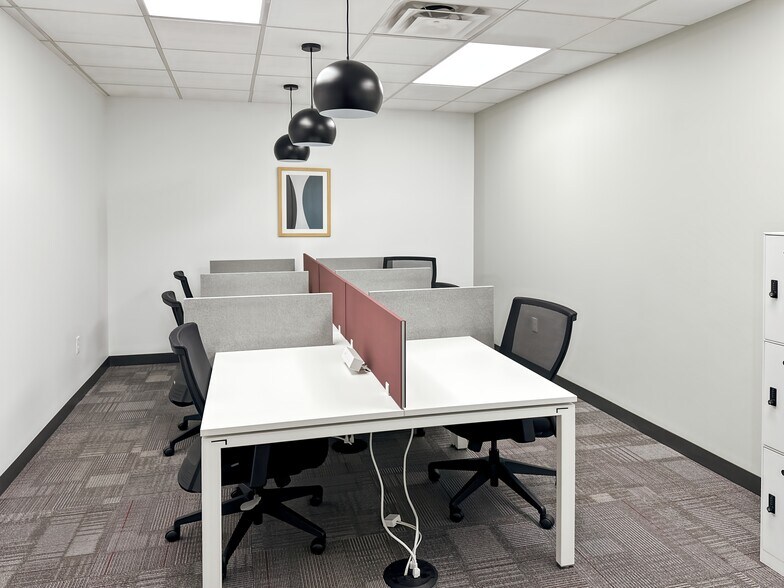 More Photos Of 300 W Clarendon Ave, Phoenix Coworking Space