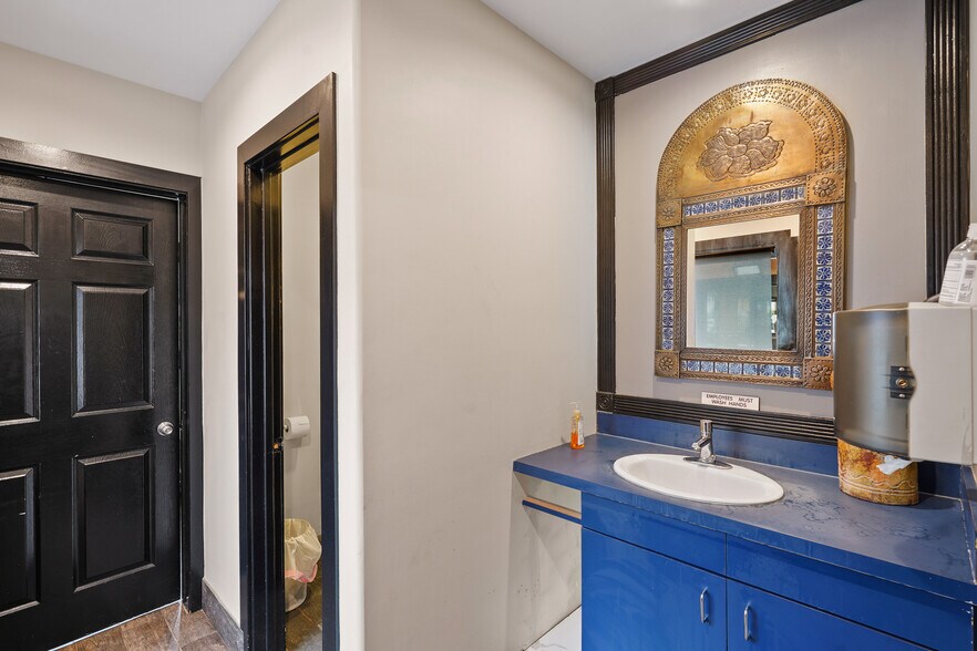 More Photos Of 7700 S Broadway, Los Angeles Office For Sale