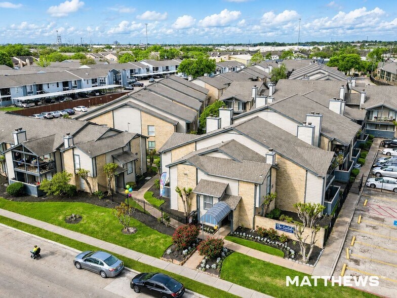 More Photos Of 9898 Forum Park Dr, Houston Apartments For Sale