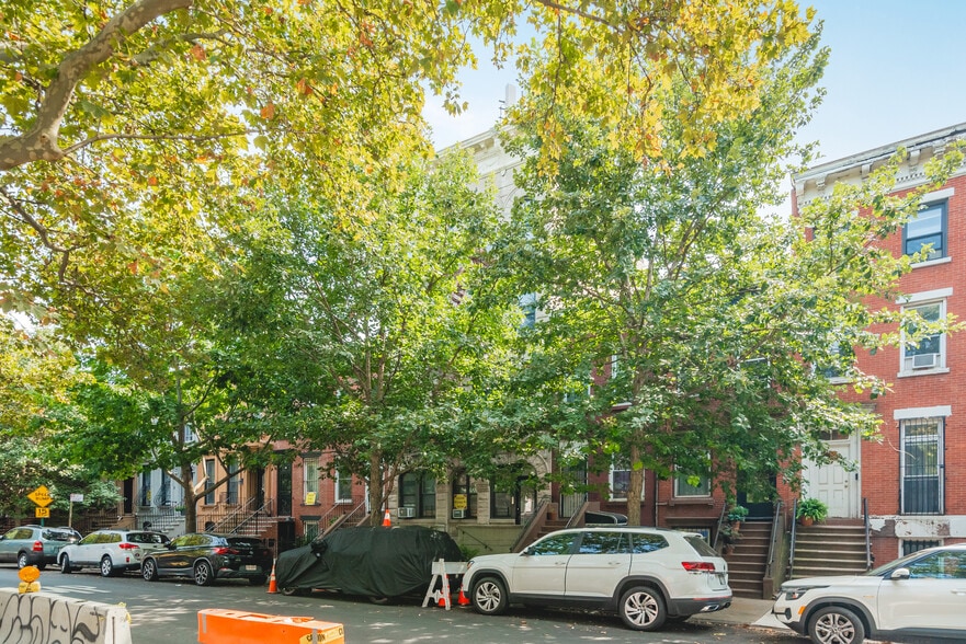 More Photos Of 328 Madison St, Brooklyn Apartments For Sale