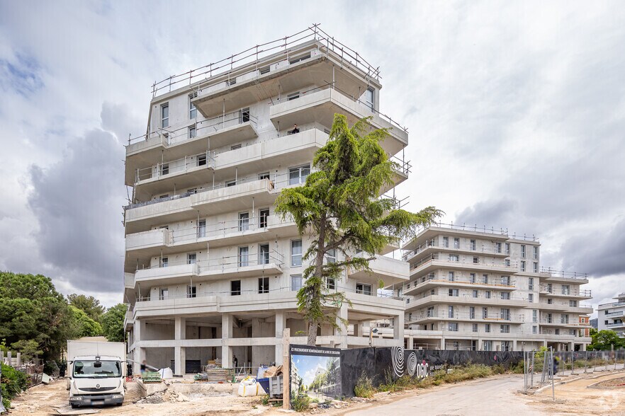 Primary Photo Of 16 Rue Gaston Berger, Marseille Office For Sale