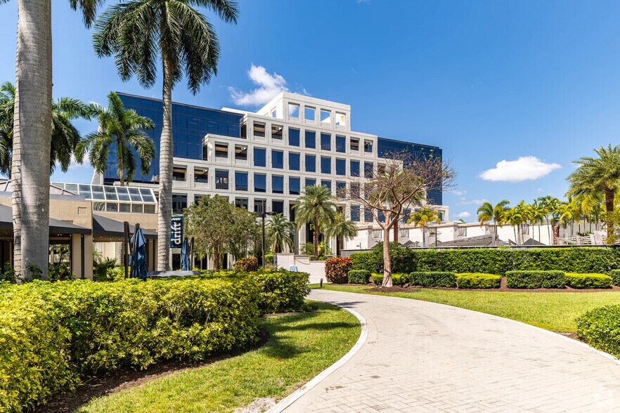 More Photos Of 5200 Town Center Cir, Boca Raton Office For Lease