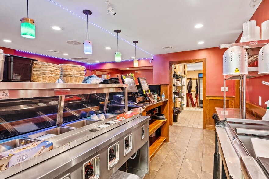 More Photos Of 5626 W Lincoln Hwy, Parkesburg Restaurant For Sale