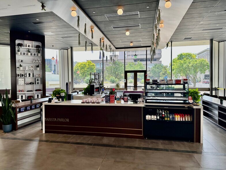 More Photos Of 500 W Jefferson St, Louisville Office For Lease