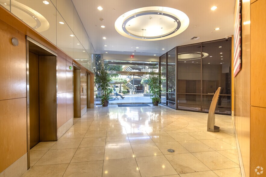 More Photos Of 4605 Lankershim Blvd, North Hollywood Office For Lease