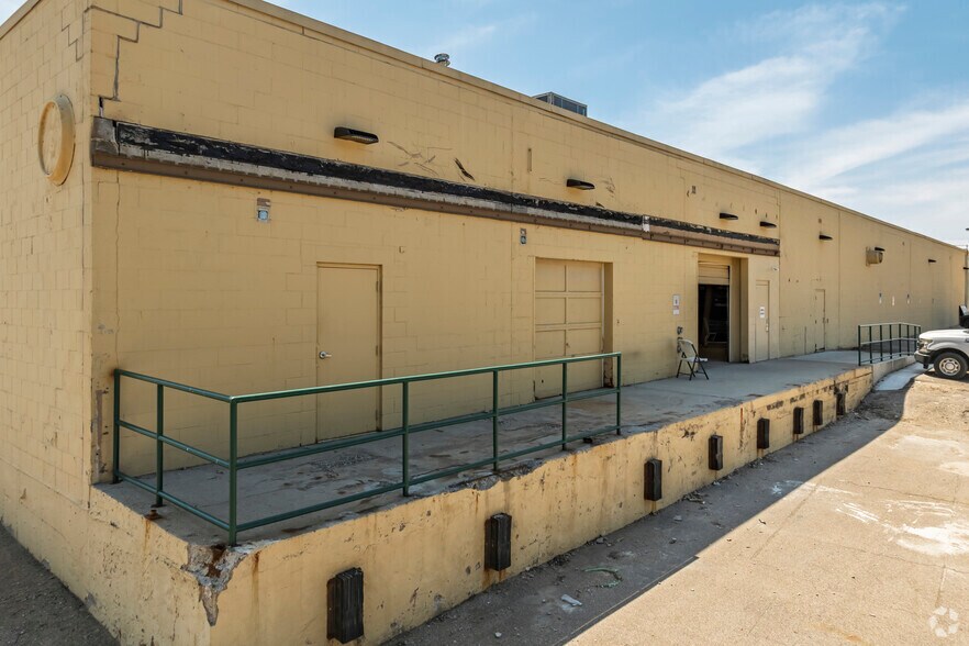 More Photos Of 5015 S Cedar St, Lansing General Retail For Sale