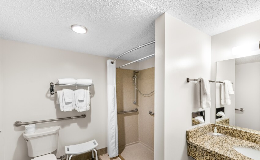 More Photos Of 265 33rd Ave, Columbus Hotel For Sale