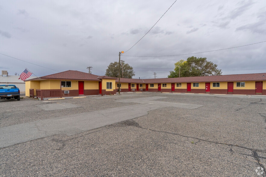 More Photos Of 515 Cornell Ave, Lovelock Hotel For Sale