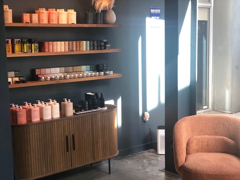 More Photos Of 2415-2449 Main St, Santa Monica Restaurant For Lease