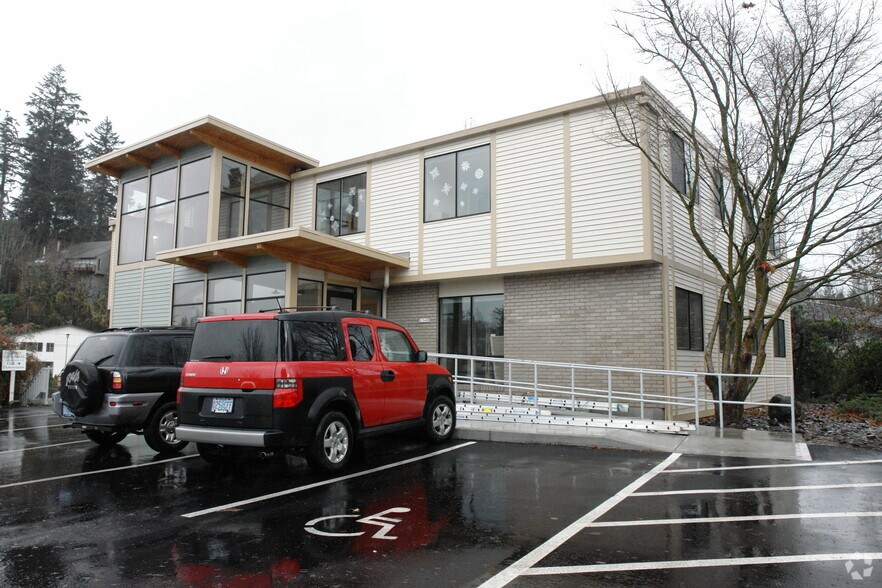 More Photos Of 1332-1340 SW Bertha Blvd, Portland Office For Lease