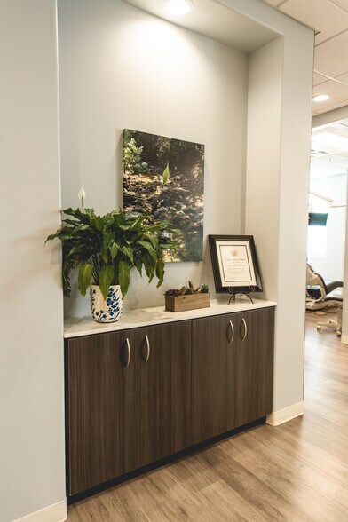 More Photos Of 13830 Sawyer Ranch Rd, Dripping Springs Medical For Lease