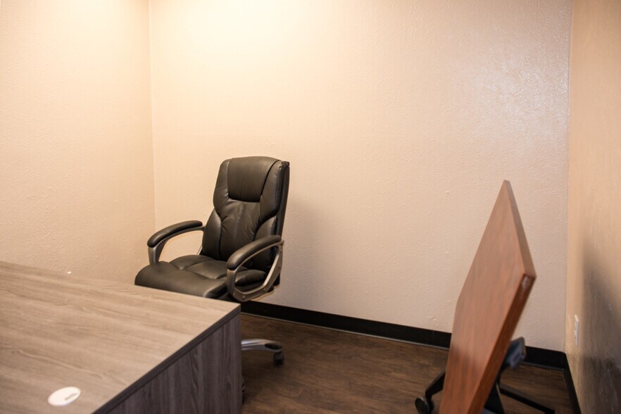 More Photos Of 2057 Commerce Dr, Midland Flex For Lease