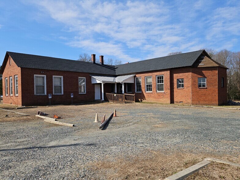 More Photos Of 985 White Oak Rd, Fredericksburg Specialty For Sale