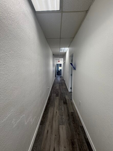 More Photos Of 1206-1214 Bowman St, Clermont Freestanding For Lease