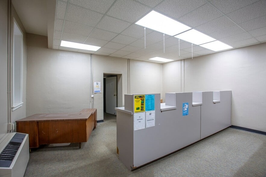 More Photos Of 303 E Broad St, Eufaula Office For Sale