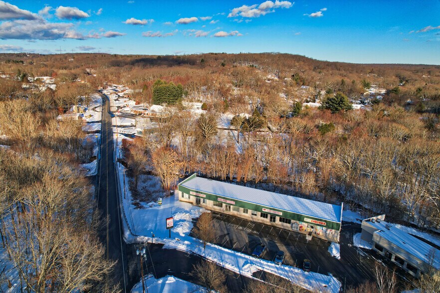 More Photos Of 524 Wolcott Rd, Wolcott Storefront Retail Office For Lease