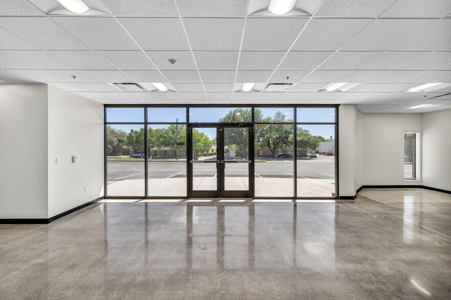 More Photos Of 4806 Commercial Park Dr, Austin Manufacturing For Lease