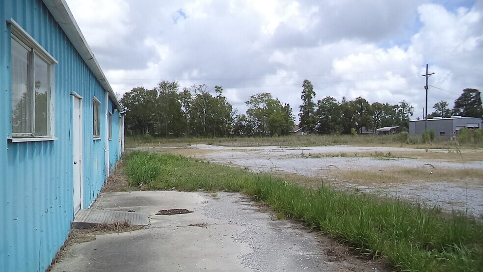 More Photos Of 217 Hollywood, Houma Industrial For Sale