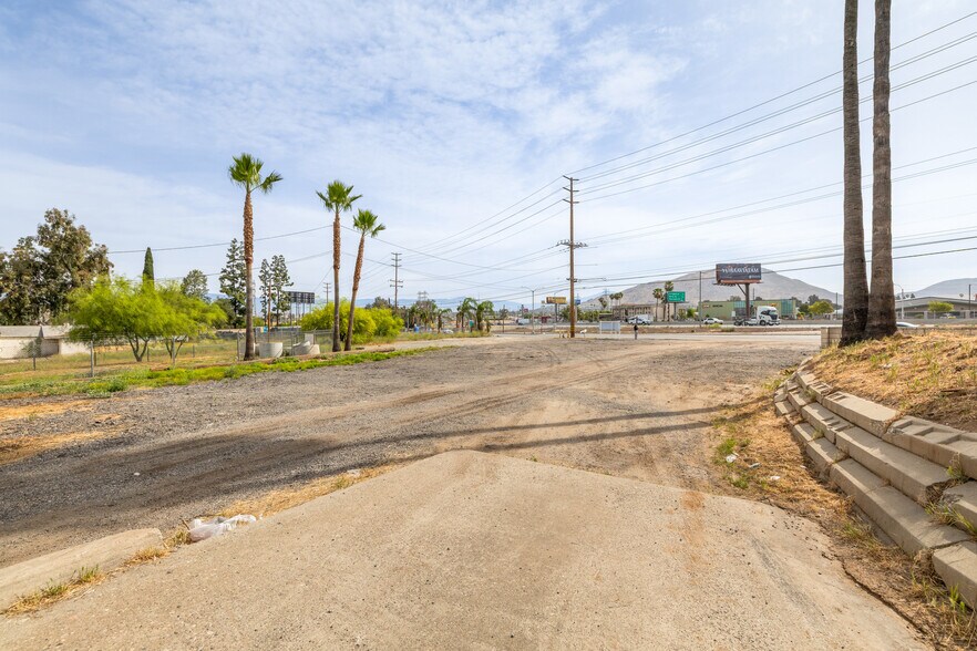 More Photos Of 2981 S La Cadena Dr, Colton Land For Sale