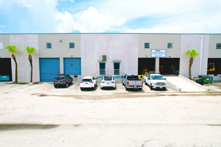 More Photos Of 9905-10135 NW 88th Ave, Medley Warehouse For Lease