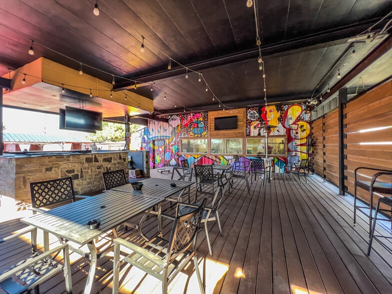 More Photos Of 5708 NW Expressway St, Oklahoma City General Retail For Sale