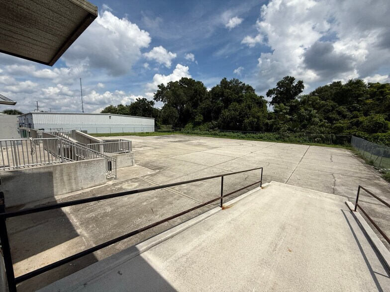 More Photos Of 1356 Bennett Dr, Longwood Distribution For Lease