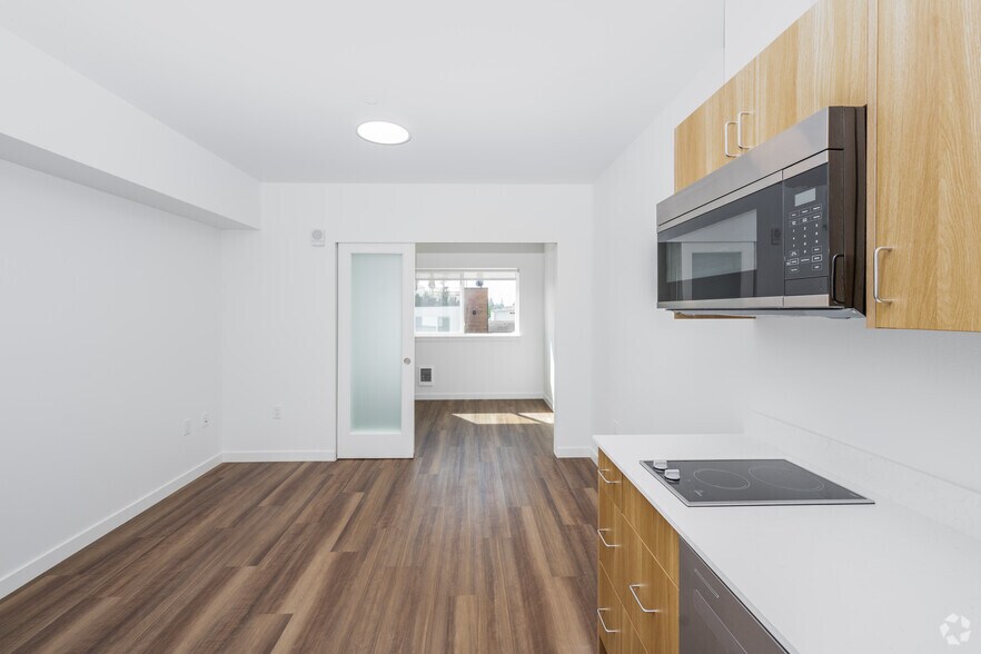 More Photos Of 9208 20th Ave SW, Seattle Apartments For Lease