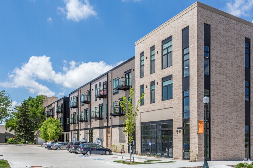 More Photos Of 200 W 1st St, Cedar Falls Apartments For Lease