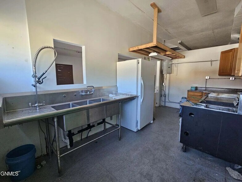 More Photos Of 507 Main St, Wildrose Post Office For Sale