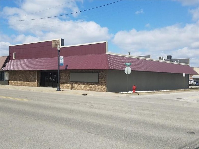 Primary Photo Of 727-731 E Mount Morris St, Mount Morris Storefront Retail Office For Sale