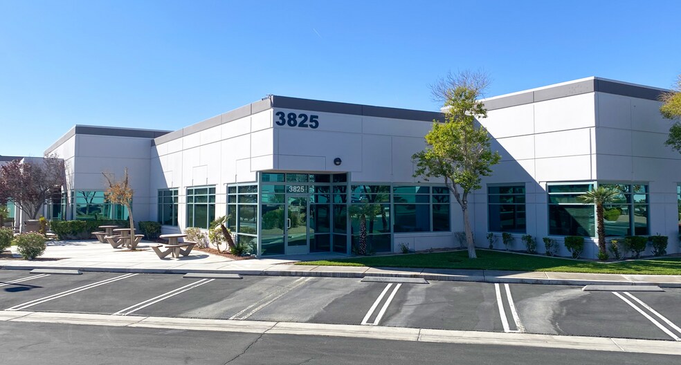 Primary Photo Of 3825-3985 W Cheyenne Ave, North Las Vegas Flex For Lease