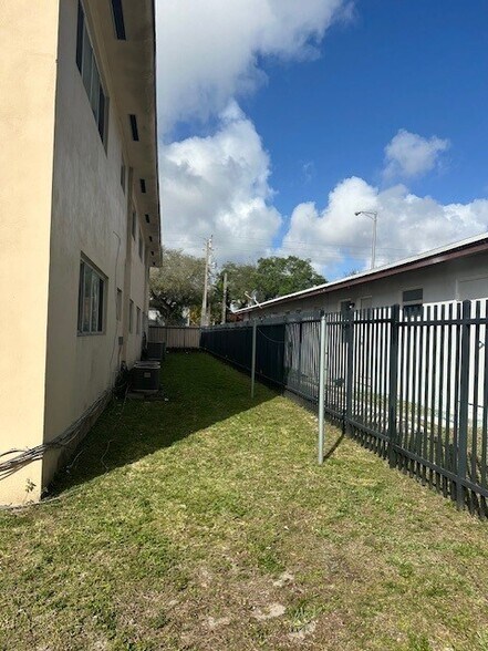 More Photos Of 14305 NE 6th Ave, North Miami Apartments For Sale