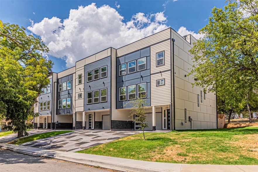 Primary Photo Of 2376 Longhorn St, Dallas Apartments For Sale