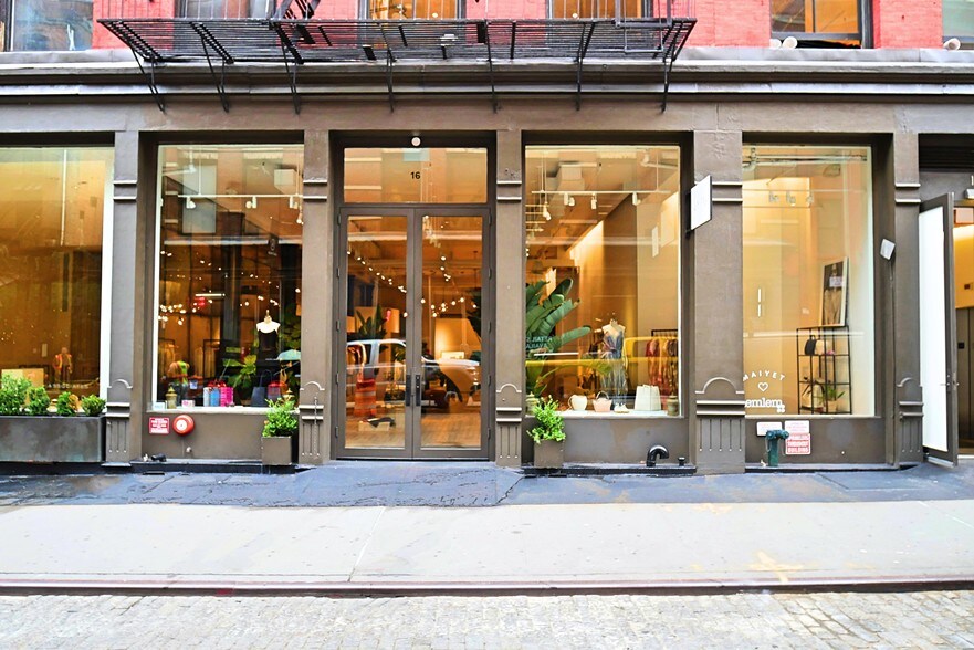 More Photos Of 14-18 Crosby St, New York Apartments For Lease