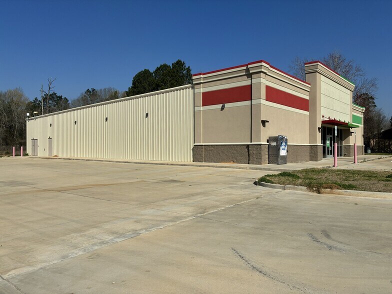 More Photos Of 175 US Highway 96 N, Pineland Freestanding For Sale