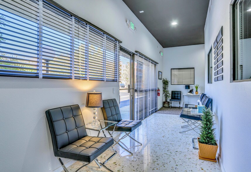 More Photos Of 750 E Tahquitz Canyon Way, Palm Springs Office For Lease