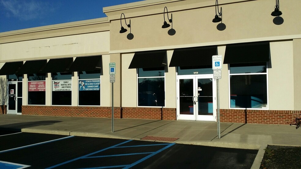 Primary Photo Of 649-675 Berlin-Cross Keys Rd, Sicklerville Storefront Retail Office For Lease