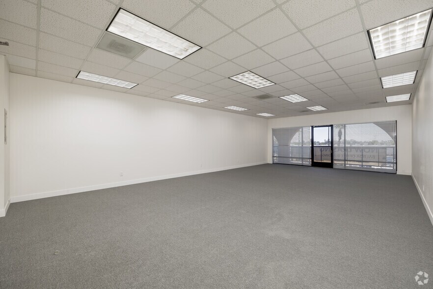 More Photos Of 7710 Balboa Ave, San Diego Office For Lease